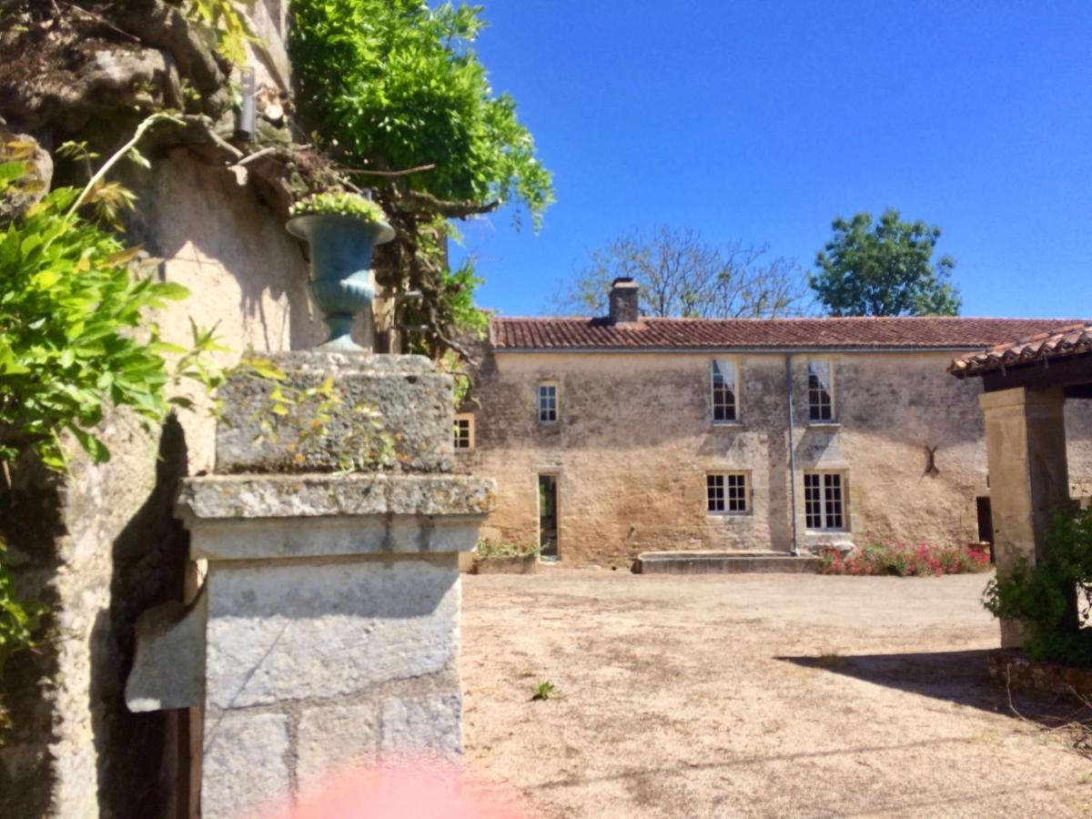 Bed and Breakfast Logis De La Touche Saint-Hilaire-des-Loges Exteriér fotografie
