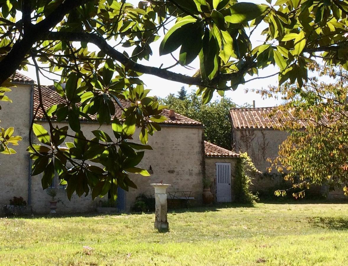 Bed and Breakfast Logis De La Touche Saint-Hilaire-des-Loges Exteriér fotografie